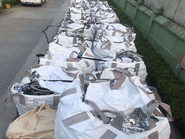 19吨草莓黄色视频网站回收现场