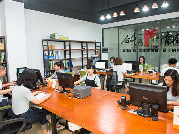草莓视频APP官网金属-办公室